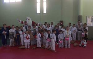 Escale du Pére Noël aux Ecoles de Judo de Draguignan, Trans-en-Provence et La Motte.